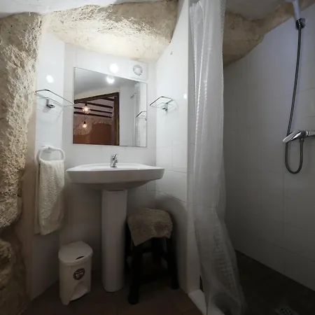 La Casa De Abajo *